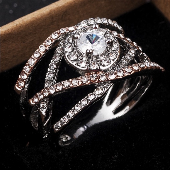 WOMEN’S ROSEGOLD RING - Picture 2 of 5